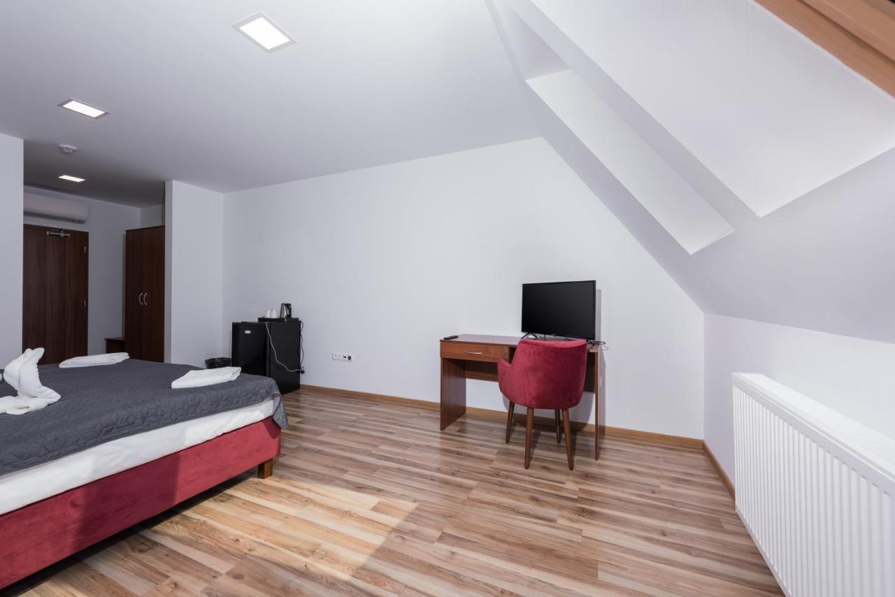 Penzión SESSLER *** Trnava Exterior foto
